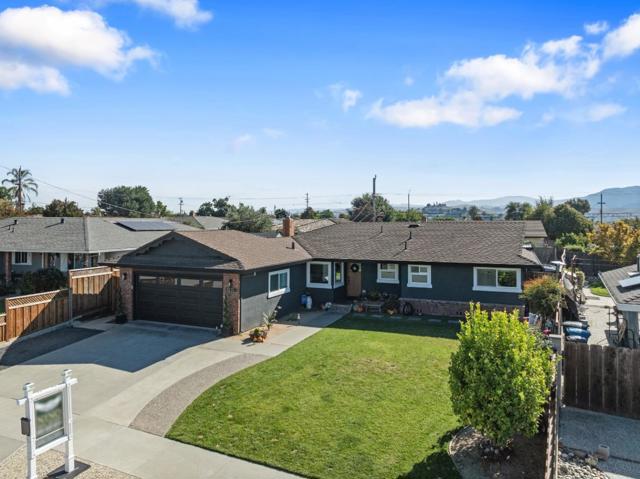 1231 Westward Drive, Hollister CA: https://media.crmls.org/mediaz/987ea5f3-a1e3-454d-986e-546e482eb4b2.jpg