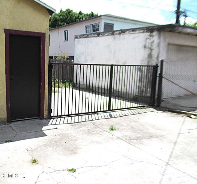 124 W Avenue 28, Los Angeles CA: https://media.crmls.org/mediaz/987ea8f1-3dc1-4472-9020-3578e6a61b61.jpg