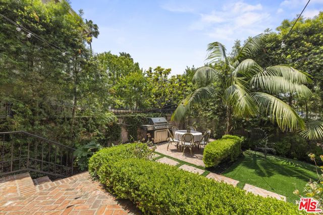 736 S Cloverdale Avenue, Los Angeles CA: https://media.crmls.org/mediaz/987f210f-a94d-4eeb-bd4f-0877ed9a0a57.jpg