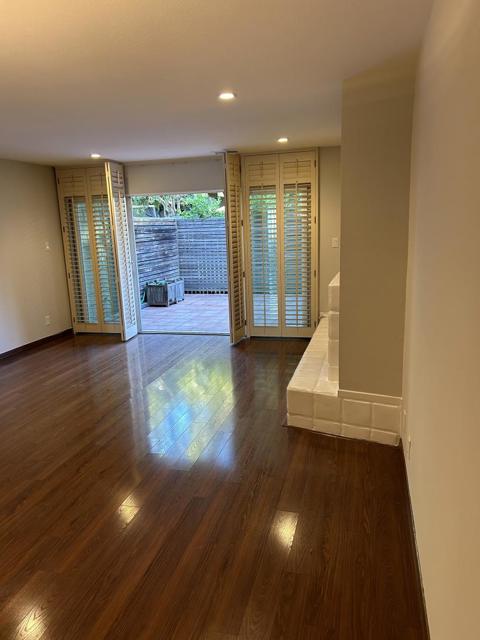 940 Peninsula Avenue, San Mateo CA: https://media.crmls.org/mediaz/987f5f2d-8b7a-4043-bc32-0a9d5d300585.jpg