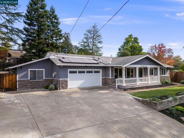 198 Pulido Rd, Danville CA: https://media.crmls.org/mediaz/987f69b6-8d01-48fb-8dcd-cbac34f4b750.jpg