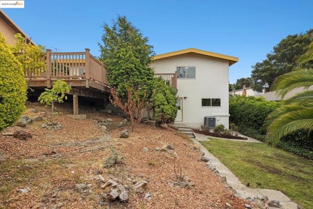 1494 Olive Ave, Richmond CA: https://media.crmls.org/mediaz/987f8b9a-4c5c-4b5e-ac77-ef7dc7e5fa6c.jpg