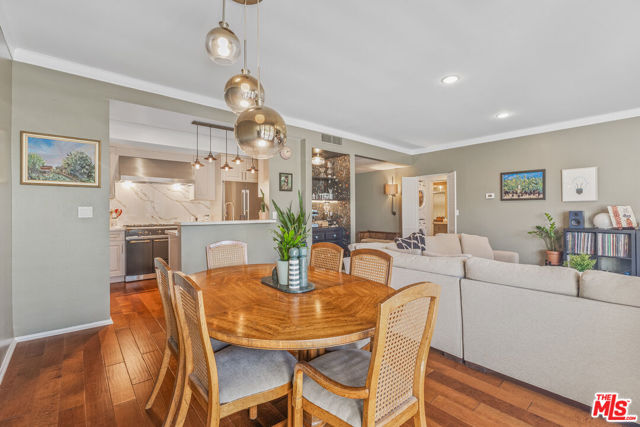 12115 San Vicente Boulevard, Los Angeles CA: https://media.crmls.org/mediaz/987fb13d-f24f-45f8-9dde-1b30aed28c3f.jpg