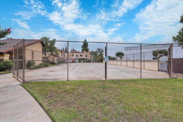 514 Jamacha Rd, El Cajon CA: https://media.crmls.org/mediaz/987fbe87-8448-4baa-bd9d-c2216c4b2b03.jpg