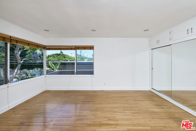 607 Ashland Avenue, Santa Monica CA: https://media.crmls.org/mediaz/987fe47e-8317-4714-806e-081d4497ff63.jpg