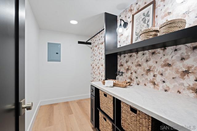 4911 Beaumont Dr, La Mesa CA: https://media.crmls.org/mediaz/988008a0-c5cd-4c97-9a11-45270dc65d59.jpg