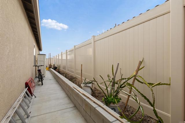 25709 Buckeye Meadow Lane, Homeland CA: https://media.crmls.org/mediaz/9880d964-f964-44e6-8e46-ed3a79914412.jpg