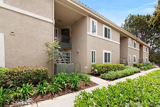 7455 Charmant Dr, San Diego CA: https://media.crmls.org/mediaz/988198f2-2426-44d1-9788-414f97cf8553.jpg