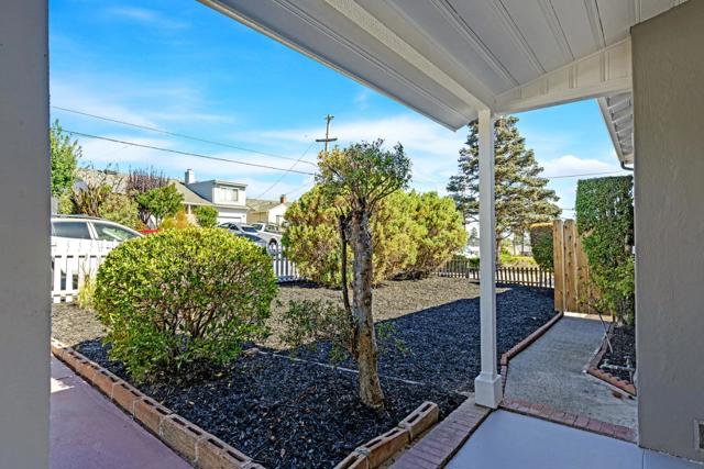 443 Lomita Avenue, Millbrae CA: https://media.crmls.org/mediaz/9881d9e2-0b6e-48f0-a473-d69afb170e42.jpg