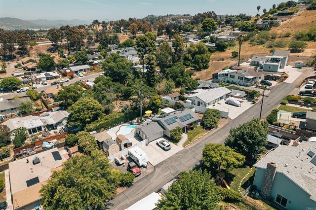 8635 La Butte Lane, Santee CA: https://media.crmls.org/mediaz/9881df26-59a5-4e58-a226-9092ea5e885d.jpg