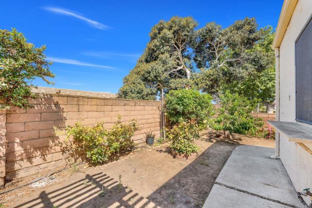 801 Caminito Azul, Carlsbad CA: https://media.crmls.org/mediaz/98827f54-5463-4c80-b4c6-c331edffb56a.jpg