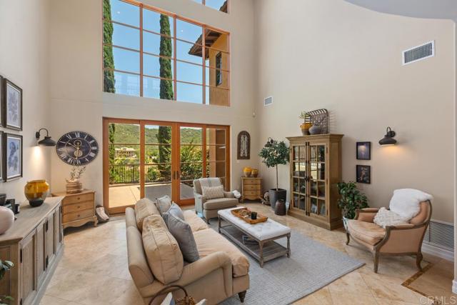 Detail Gallery Image 12 of 43 For 15414 Eastvale Rd, Poway,  CA 92064 - 6 Beds | 6/1 Baths