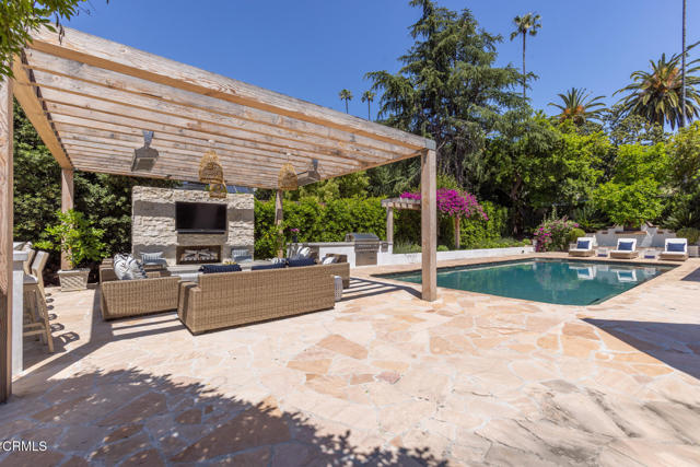 4435 Encinas Drive, La Canada Flintridge CA: https://media.crmls.org/mediaz/9883c66e-def6-4714-b751-1dd9e290d589.jpg