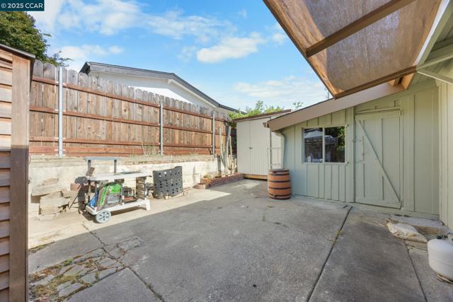 51 Gilrix Dr, Martinez CA: https://media.crmls.org/mediaz/98849081-d767-42e7-a2da-20e8f1e61c3a.jpg