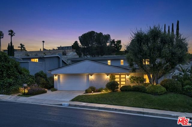 6041 Ellenview Avenue photo 4