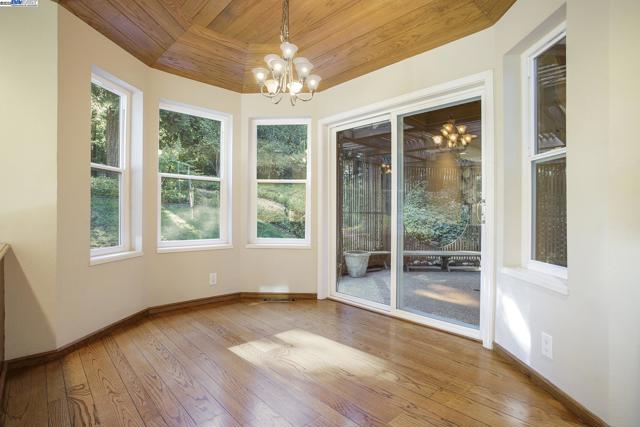 3 BLACKHAWK CLUB CT, Danville CA: https://media.crmls.org/mediaz/9884bff6-b4dd-43d5-9384-251f30bff71f.jpg
