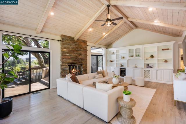 15 Blemer Ct, Danville CA: https://media.crmls.org/mediaz/9884e8d7-2f0d-4317-a823-6b285d21e6c0.jpg