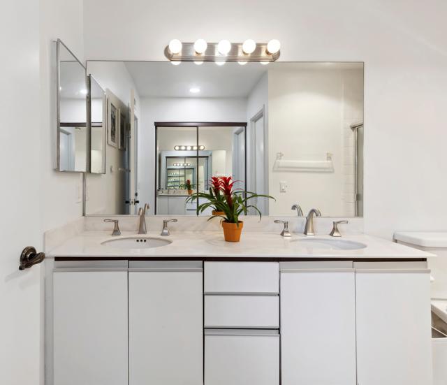 1254 Tiffany Circle N Circle, Palm Springs CA: https://media.crmls.org/mediaz/98860a26-f6a0-4e47-bc83-c6852942ec24.jpg