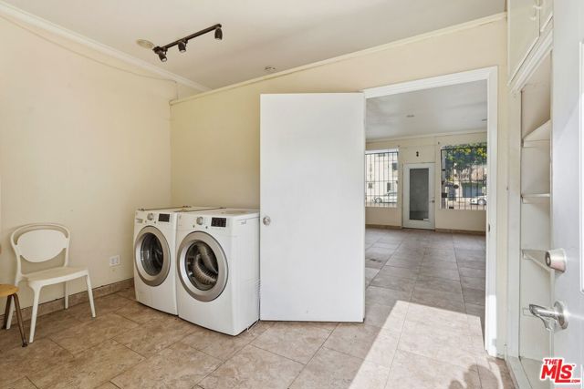 2048 W Florence Avenue, Los Angeles CA: https://media.crmls.org/mediaz/988644c4-9722-4d1b-9d1d-b03e9c912731.jpg