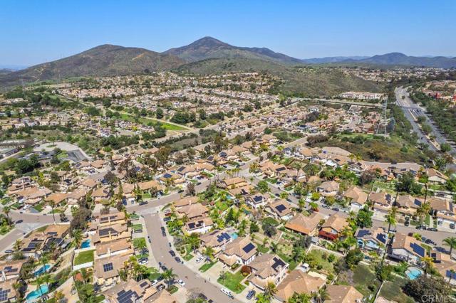 509 Windy Way, Chula Vista CA: https://media.crmls.org/mediaz/9887af25-8ef1-4c92-8f9a-c304630fb0e8.jpg