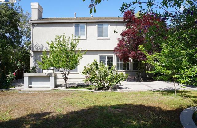 30278 Willowbrook Rd, Hayward CA: https://media.crmls.org/mediaz/9887c5b4-a350-47d5-acb9-2731d69b550d.jpg
