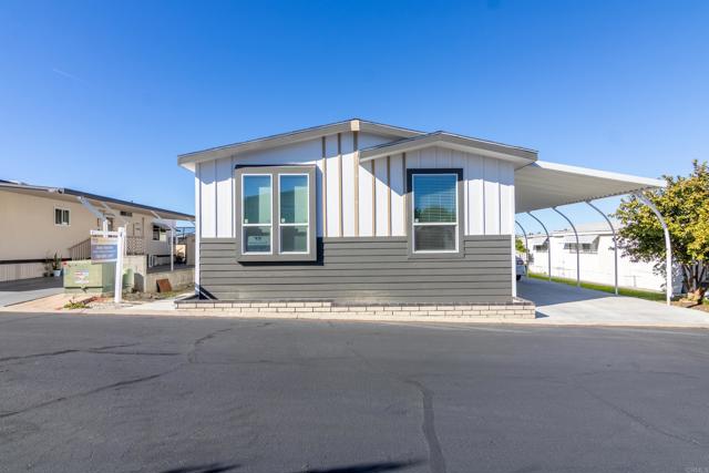 Detail Gallery Image 2 of 19 For 155 Las Flores Dr #39,  San Marcos,  CA 92069 - 4 Beds | 2 Baths