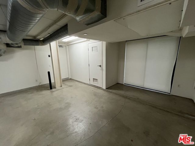 320 Indiana Avenue, Venice CA: https://media.crmls.org/mediaz/9887e82b-72d8-42e9-8d2f-4b0ef1f4c36f.jpg