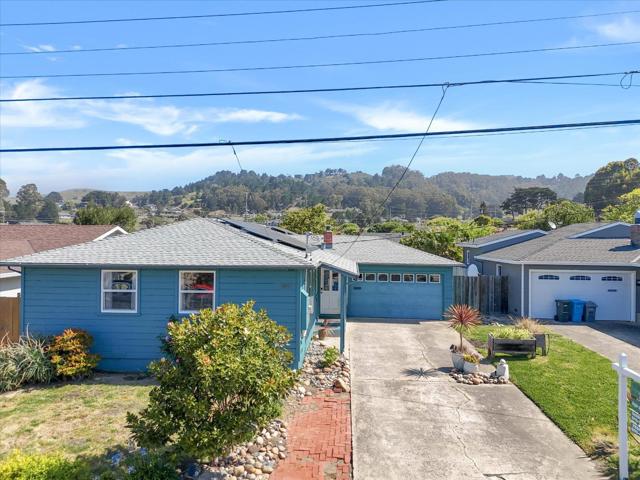 847 Arguello Boulevard, Pacifica CA: https://media.crmls.org/mediaz/988827e1-2a8a-49d5-8632-bc1dbd5ea27c.jpg