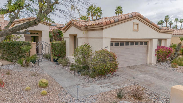 64 Laken Lane, Palm Desert CA: https://media.crmls.org/mediaz/988887c5-7ca2-4b9c-88e7-910a4f3bfe0d.jpg