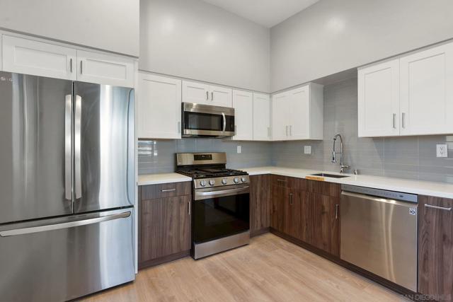 3209 L Street, San Diego CA: https://media.crmls.org/mediaz/98893752-cae1-44f4-bc05-06021ea10677.jpg