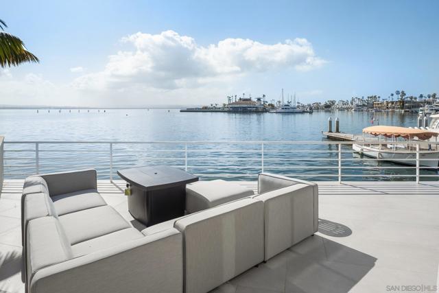 1 The Point, Coronado CA: https://media.crmls.org/mediaz/98897e26-9f7b-47f6-a151-6ae9d07f6347.jpg