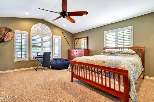 5177 Pesto Way, Oak Park CA: https://media.crmls.org/mediaz/9889ff7d-da3a-467f-bb78-fc6f90ccc7a3.jpg