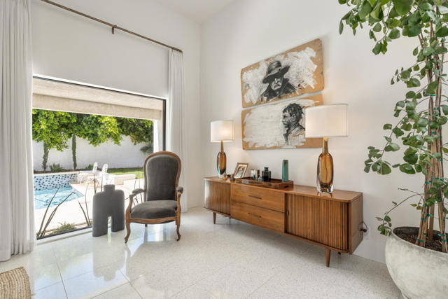 75465 Montecito Drive, Indian Wells CA: https://media.crmls.org/mediaz/988ac2b6-862f-41d0-8c1d-608661a5047a.jpg