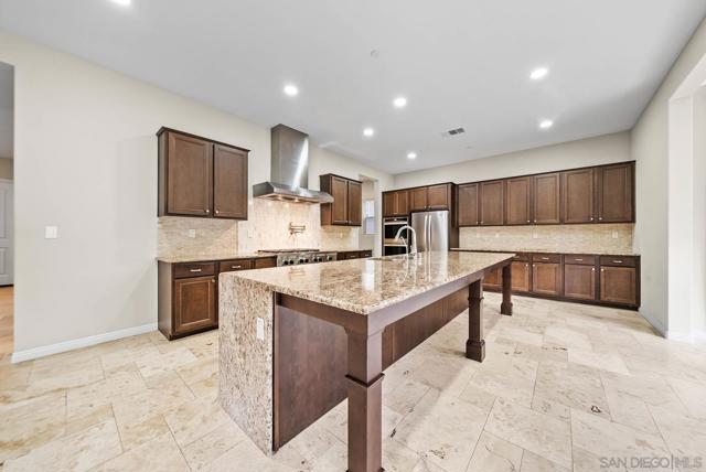 1797 Santa Christina Ave, Chula Vista CA: https://media.crmls.org/mediaz/988b238c-0776-4595-b799-2e3951dcd60c.jpg