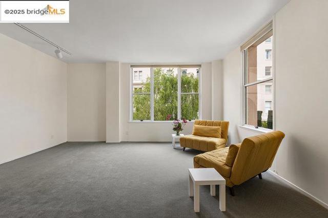 351 Buena Vista Ave E, San Francisco CA: https://media.crmls.org/mediaz/988b9243-3311-4a1b-b0ca-3d417865cafc.jpg
