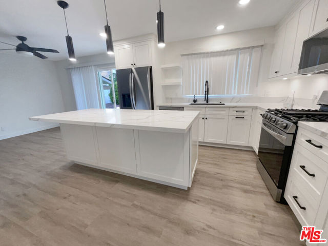 495 N Wendy Drive, Newbury Park CA: https://media.crmls.org/mediaz/988ba516-47f2-453b-af9e-e910d9a814cf.jpg