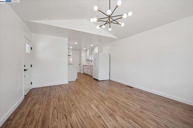917 Channing Way, Berkeley CA: https://media.crmls.org/mediaz/988c576c-ea42-4127-9f02-711cc437fa0c.jpg