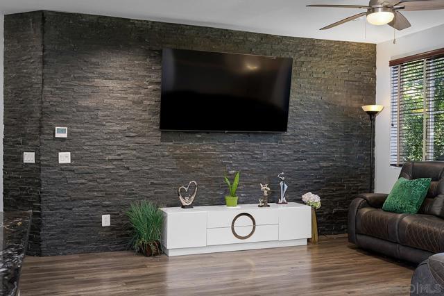 1338 Starry Way, San Diego CA: https://media.crmls.org/mediaz/988d23da-fe62-4799-a37f-918996f965c6.jpg