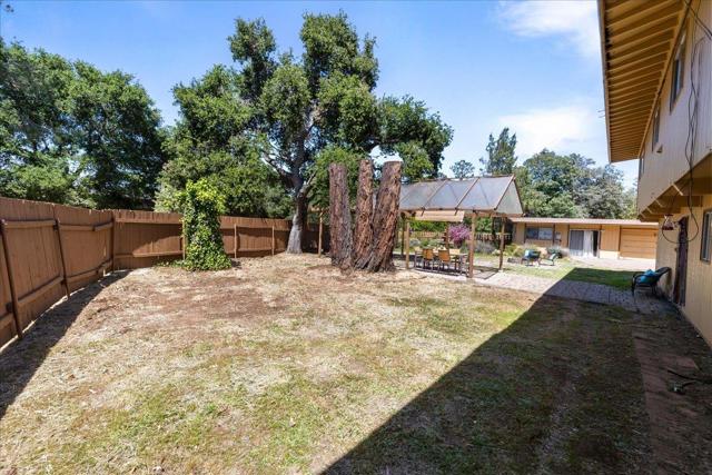 26388 Ginny Lane, Los Altos Hills CA: https://media.crmls.org/mediaz/988d5d15-1924-41e4-90f3-0a2ab5f01ad7.jpg