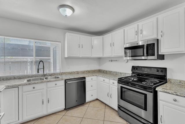 Detail Gallery Image 2 of 23 For 237 Rancho Dr #C,  Chula Vista,  CA 91911 - 3 Beds | 1/1 Baths