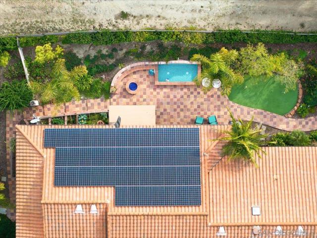 1379 Sunny Heights Road, Fallbrook CA: https://media.crmls.org/mediaz/988dcec9-579d-4e26-93a4-9909e997cca3.jpg