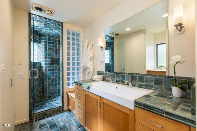 Detail Gallery Image 35 of 77 For 4254 Chevy Chase Dr, La Canada Flintridge,  CA 91011 - 6 Beds | 4 Baths