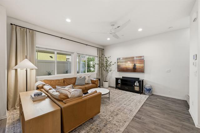 5616 Daybreak Way, Bonsall CA: https://media.crmls.org/mediaz/988f3ed9-088b-44f7-aa8e-50e97a92a48d.jpg