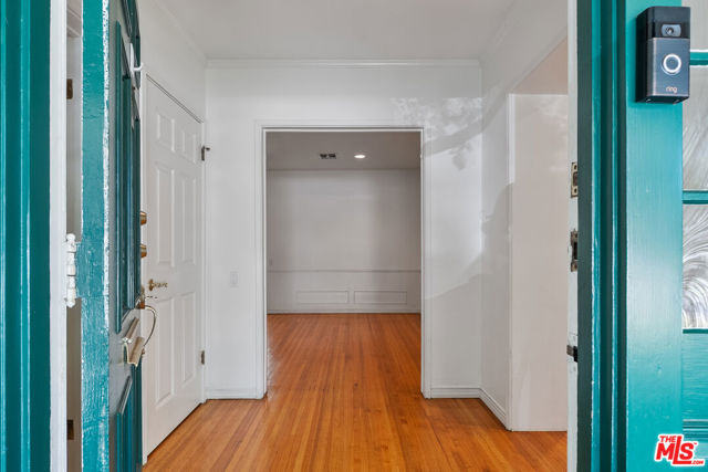 4659 Morse Avenue, Sherman Oaks CA: https://media.crmls.org/mediaz/988fa70d-5a8c-4314-b5ad-ea08de034081.jpg