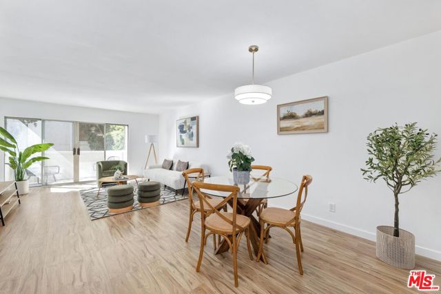 20134 Leadwell Street, Winnetka CA: https://media.crmls.org/mediaz/988fe278-96c2-491c-8d05-d40f8a9740c6.jpg