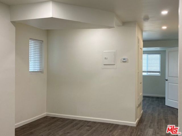 4832 Rosewood Avenue, Los Angeles CA: https://media.crmls.org/mediaz/989123e9-8276-4e75-893b-669305cbbbcb.jpg