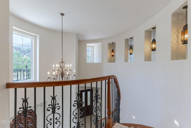 3911 Lilac Canyon Lane, Altadena CA: https://media.crmls.org/mediaz/989160b7-1fdc-4ccc-9de9-d3d9fc479685.jpg