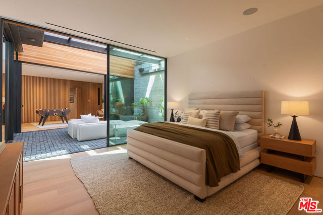 1520 Carla, Beverly Hills CA: https://media.crmls.org/mediaz/9891a0dd-0de2-4c33-ab38-848ad24453d0.jpg