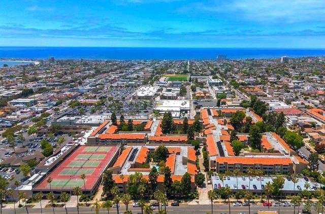 Image 27 of 44 For 4600 Lamont Street  212