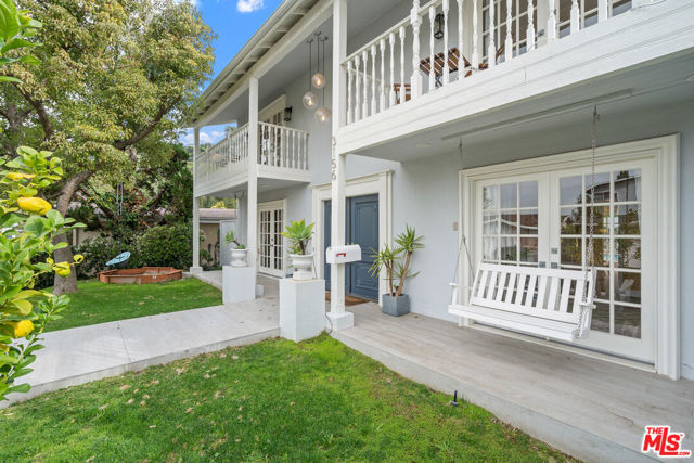 3156 Dona Emilia Drive, Studio City CA: https://media.crmls.org/mediaz/9892d4ec-1dbd-4375-b262-9eb319238715.jpg